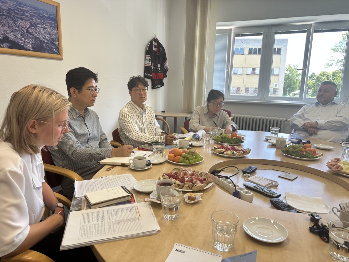 Zástupci jihokorejského institutu Radiation Health Institute navštívili Nemocnici Třebíč Zástupci jihokorejského institutu Radiation Health Institute navštívili Nemocnici Třebíč